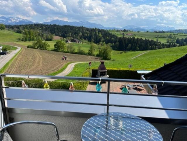 Ruhige Zimmer Im Gruenen Und Studio Im Naherholungsgebiet Sigigen Esterno foto