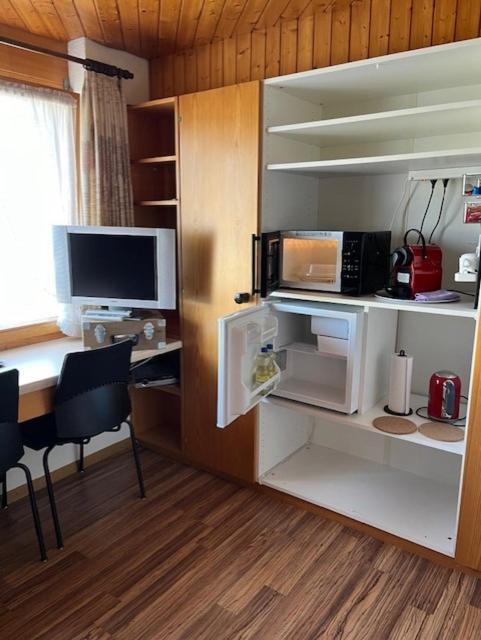Ruhige Zimmer Im Gruenen Und Studio Im Naherholungsgebiet Sigigen Esterno foto